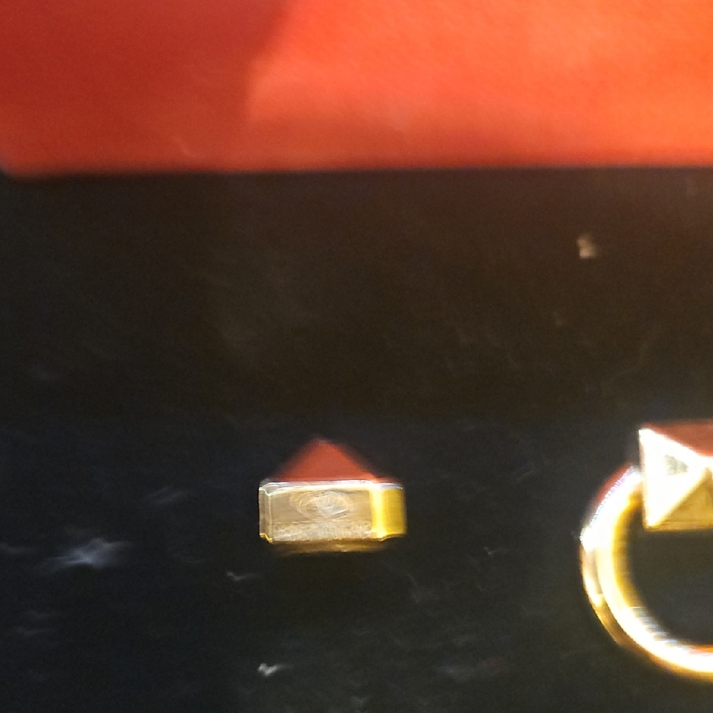 Valentino Garavani Black and Gold Stud Magnetic Ear Clip - Picture 5 of 7